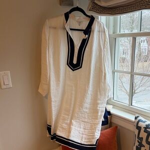crown & ivy White Tunic Shirt with Navy Trim